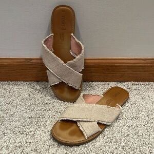 tom’s women’s leather sandals